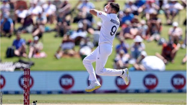 James Anderson bowls against New Zealand
