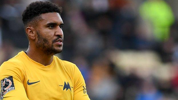 Jamie Reid: Mansfield Town sign Torquay United striker - BBC Sport