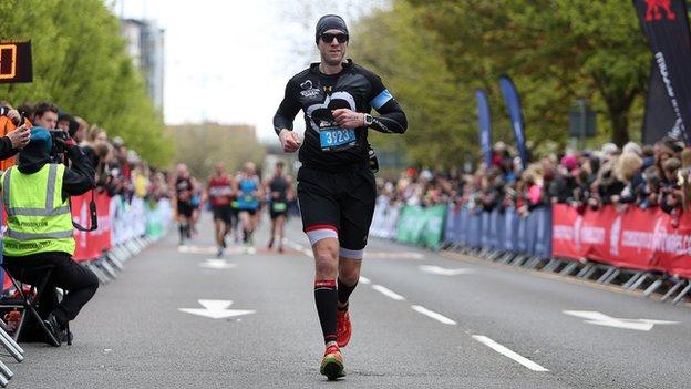 Coronavirus Former Wales Captain Ryan Jones Completes Nhs Charity Garden Marathon Bbc Sport