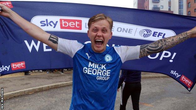 Peterborough United: Frankie Kent signs three-year contract extension - BBC  Sport
