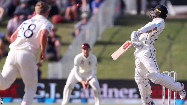 England In New Zealand Sam Curran Stars On Day Two In Mount Maunganui Bbc Sport