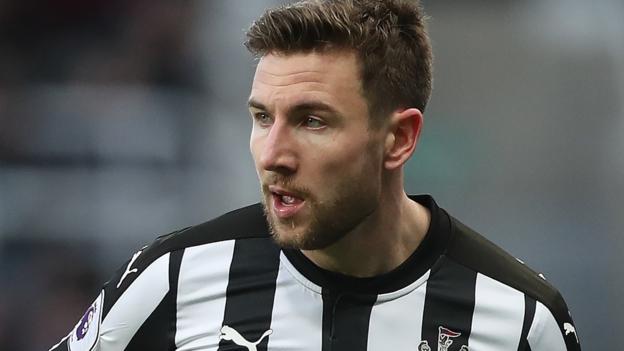 Paul Dummett: Newcastle United left-back signs new deal until 2022 - BBC Sport