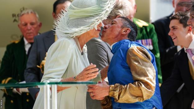 Frankie Dettori celebrates with Queen Camilla after his victory on Courage Mon Ami in the Gold Cup