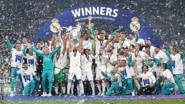 Real Madrid lift trophy