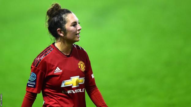 Katie Zelem playing for Man Utd in December 2018