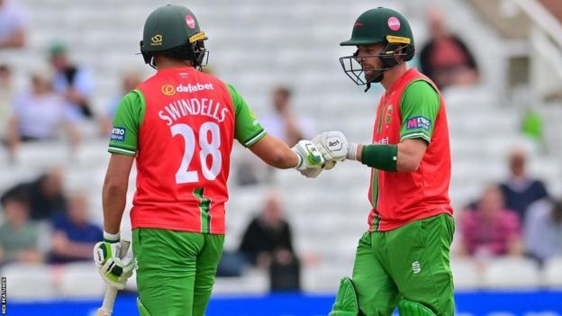 Harry Swindells and Sam Evans broke Leicestershire's List A seventh-wicket partnership record