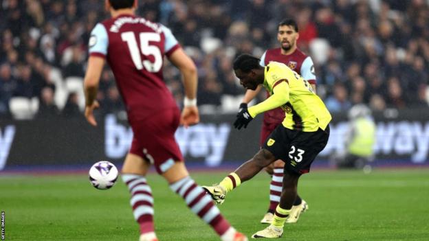 David Datro Fofana thumps Burnley ahead at West ham