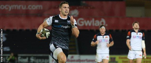 George North scores a try