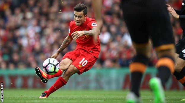 Philippe Coutinho scores from outside the box against Hull in 2016
