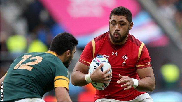 Taulupe Faletau in action for Wales against South Africa in the 2015 Rugby World Cup