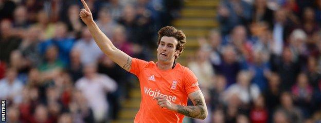 Reece Topley celebrates a wicket