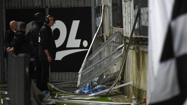 Collapsed barrier at Amiens