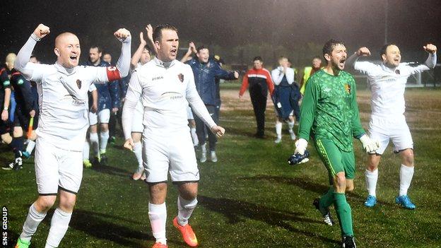 East Kilbride knocked out Stenhousemuir to reach the fourth round of the Scottish Cup