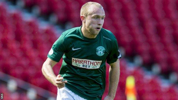 Dylan McGeouch in action for Hibs while on loan last season