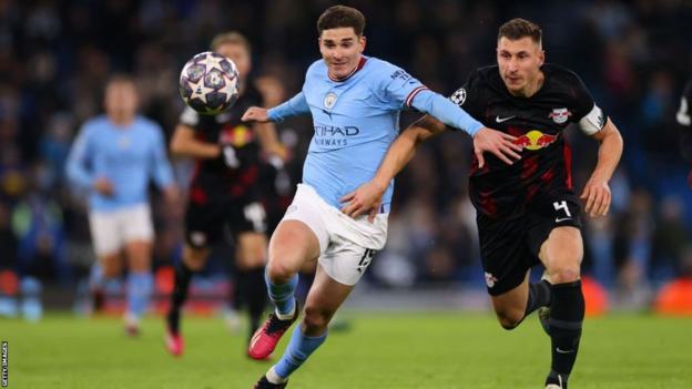 Julian Alvarez playing for Manchester City against RB Leipzig