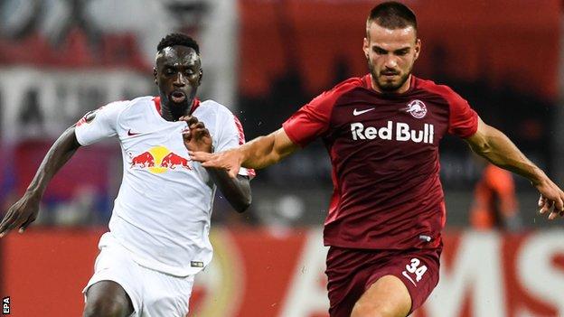 At vise for mig kardinal RB Leipzig 2-3 Red Bull Salzburg: Austrian side win in first meeting - BBC  Sport