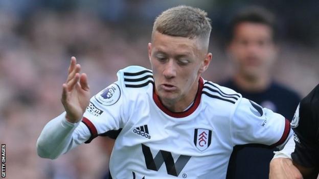 Fulham striker Jay Stansfield joins Exeter City on loan - BBC Sport