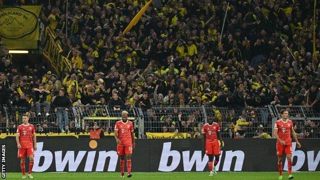Borussia Dortmund 2-2 Bayern Munich: Dortmund come from 2-0 down in  thriller - BBC Sport