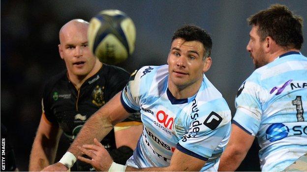 Mike Phillips in action for Racing 92