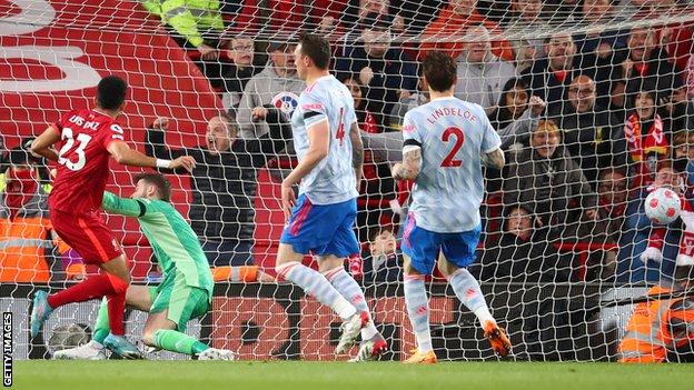 Liverpool 4-0 Manchester United: Luis Diaz, Mohamed Salah & Sadio Mane  score at Anfield - BBC Sport