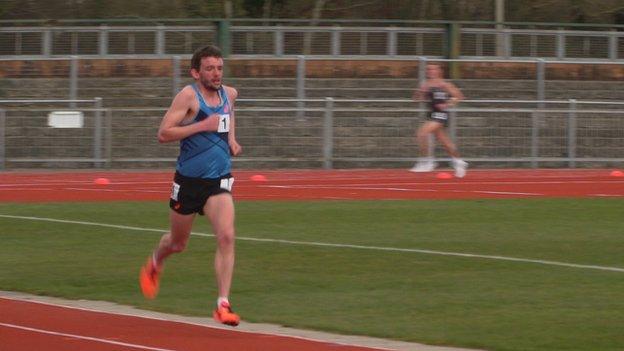 Le Gallois Dewi Griffiths espère se qualifier pour ses premiers Jeux Olympiques lors des essais marathon de vendredi à Kew Gardens, à Londres.