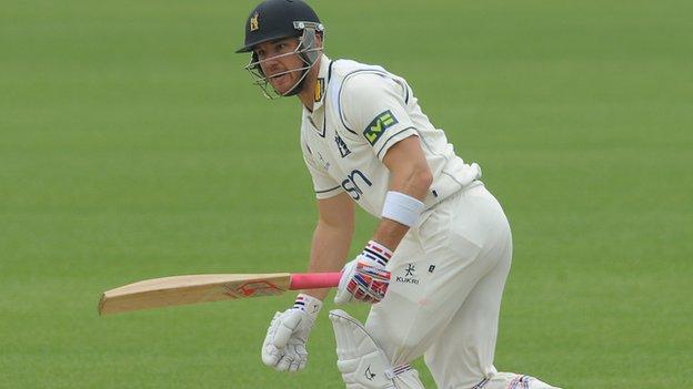 Warwickshire batsman Laurie Evans