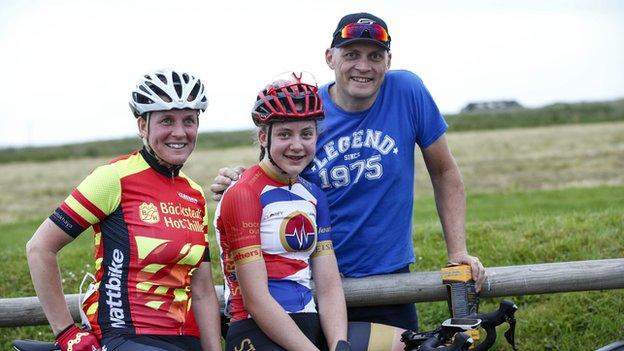 Zoe's mother Megan is a former British road race champion and her father Magnus won a stage of the Tour de France