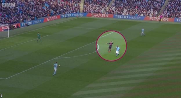 Arsenal forward Alexis Sanchez (circled) frequently beckoned his team-mates forward to help him press City's defence, but often had nobody in support