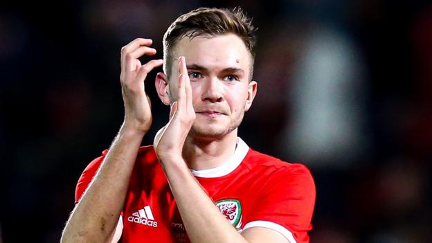 Ryan Hedges: Wales call up Aberdeen winger for Euro qualifier