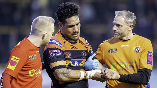 Castleford prop Jesse Sene-Lefao came off with a dislocated shoulder immediately following his first-half try