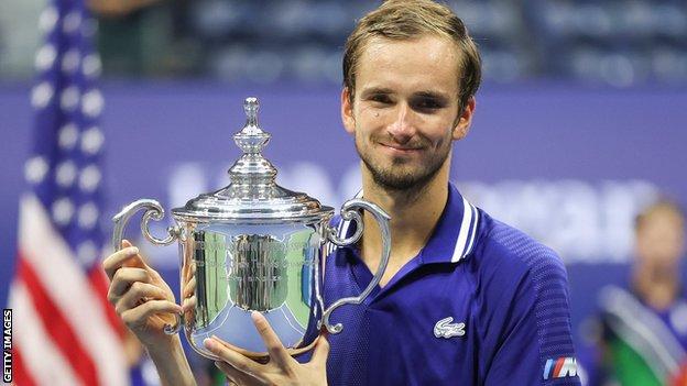 Daniil Medvedev lifts the US Open trophy