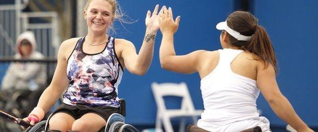 Jordanne Whiley (left) with Yui Kamiji