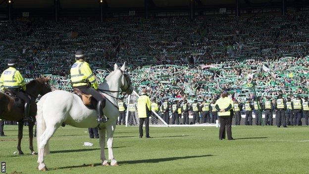 Police and Hibs fans