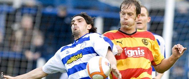 Ian Maxwell (right) in action for Partick Thistle