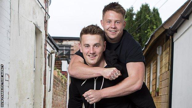 Jonathan And James Davies Reluctant Roomies Wales Team Mates Bbc Sport