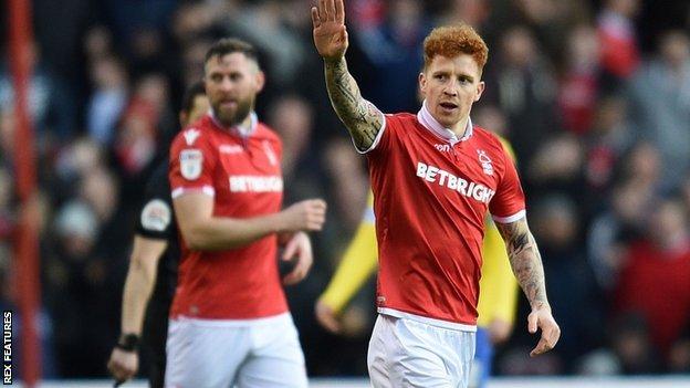 Jack Colback (right) celebrates his first-half goal against Leeds