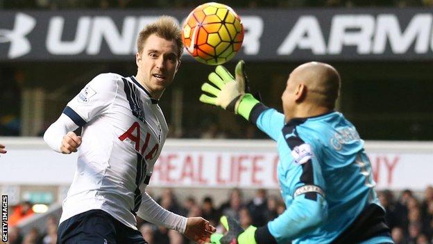 Tottenham estreia no Inglês com empate; Gomes falha pelo Watford