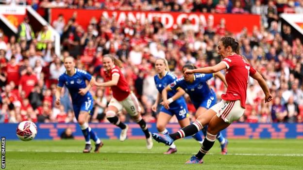 Katie Zelem scores a penalty for Manchester United against Everton in the Women's Super League