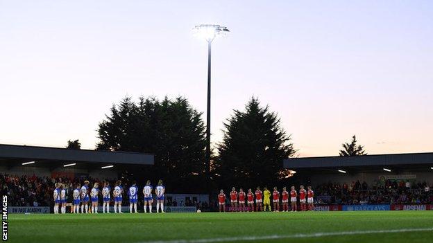Arsenal and Brighton observe a minute's silence ahead of the Women's Super League opener