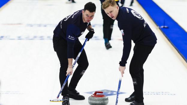 Bruce Mouat's rink edged a tight final in Aberdeen