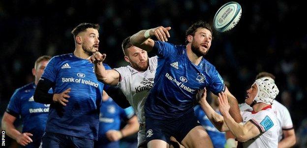 Robbie Henshaw du Leinster en action contre l'Ulster