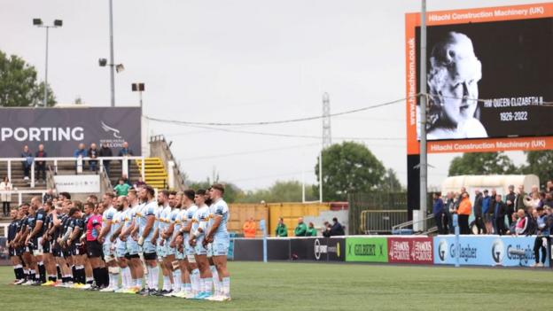 Players and spectators observe a minute's silence at Newcastle Falcons v Harlequins