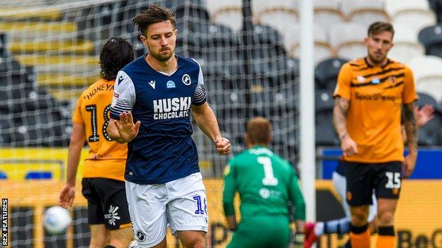 Millwall: Ryan Leonard and Tom Bradshaw extend Lions deals by further year  - BBC Sport