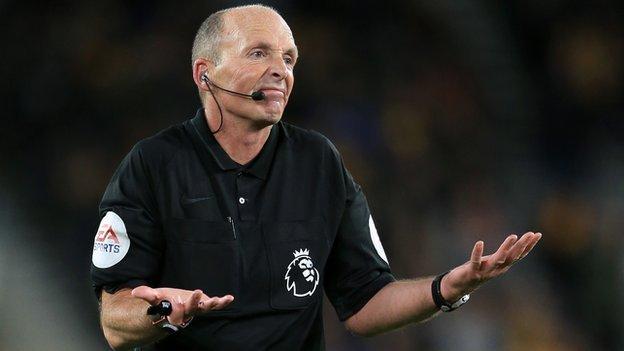 Mike Dean's 500th Premier League game: Seven reasons why we love the  division's most flamboyant performer - BBC Sport