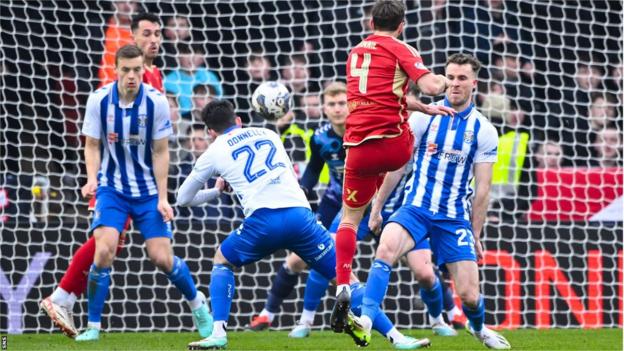 Graeme Shinnie's strike gave Aberdeen a two-goal lead at Pittodrie