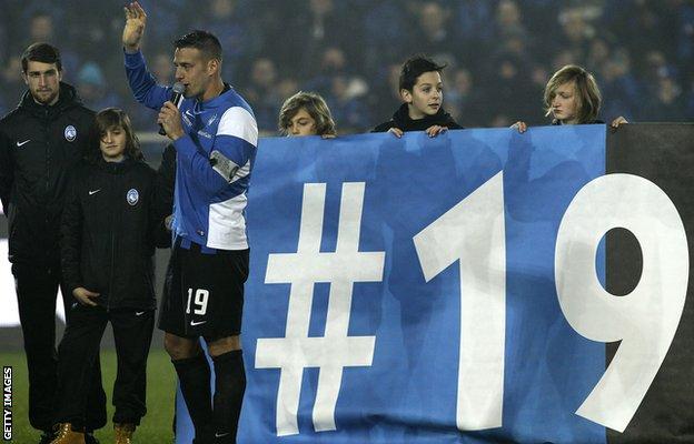 German Denis says farewell to the Atalanta supporters