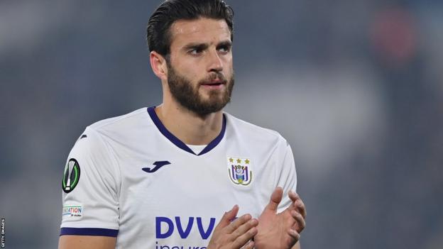 Wesley Hoedt: Watford sign Dutch defender from Anderlecht - BBC Sport