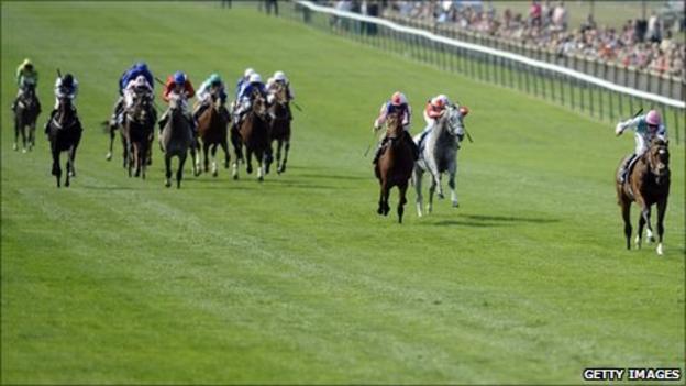 Frankel routs the field in the 2,000 Guineas at Newmarket