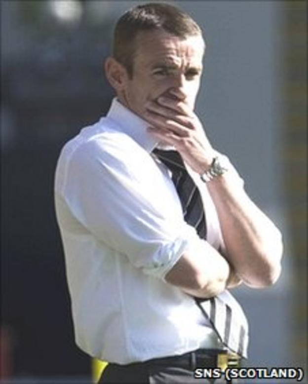St Mirren manager Danny Lennon