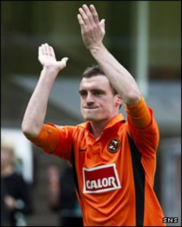 David Robertson says his goodbyes to Dundee United's fans